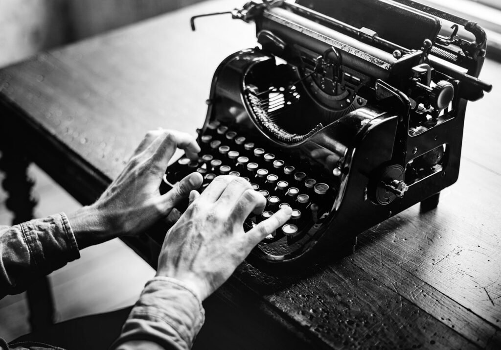 typewriter, old, alphabet, typing, antique, black and white, buttons, classic, fingers, hands, keyboard, letter, memoirs, message, news, note, retro, story, text, type, typescript, write, writer, blogging